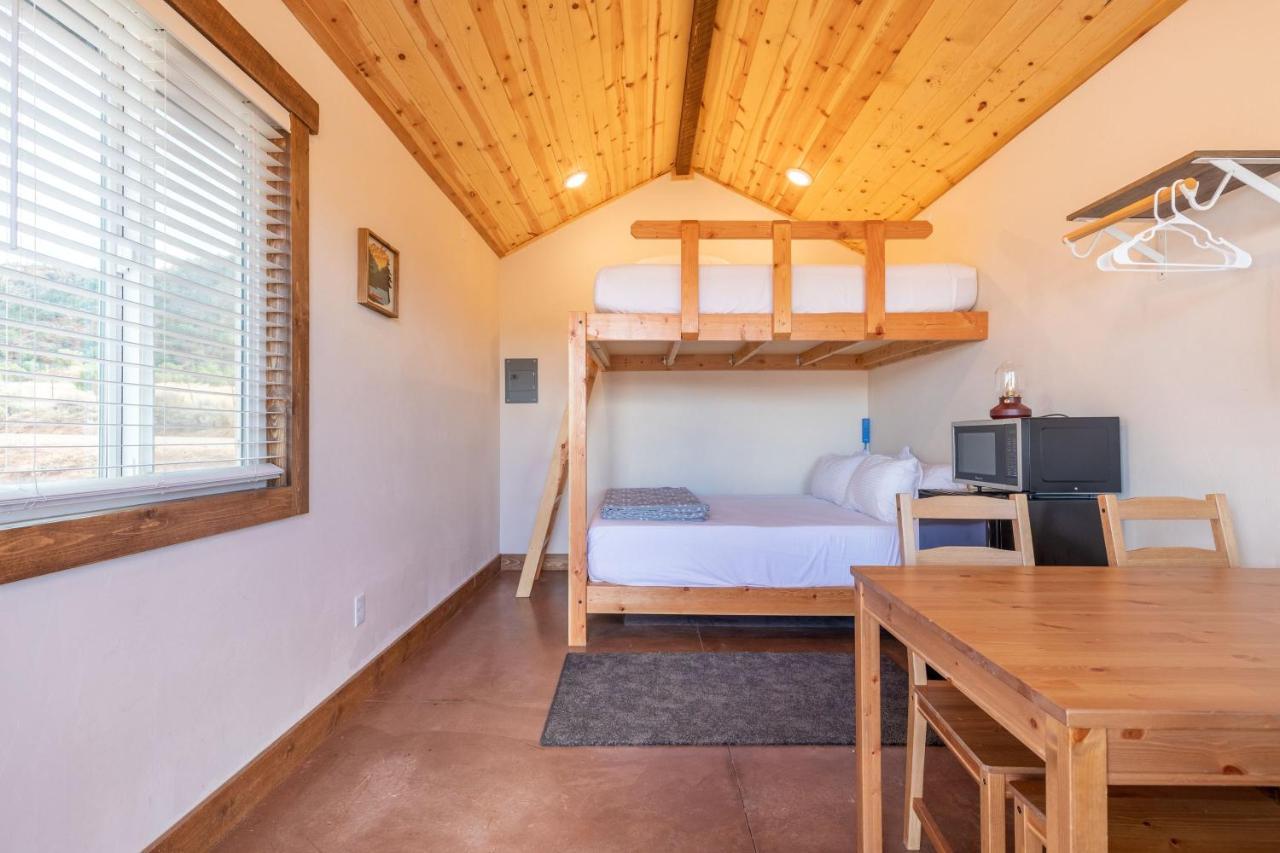 Gooseberry Lodges Zion National Park Area Apple Valley ภายนอก รูปภาพ